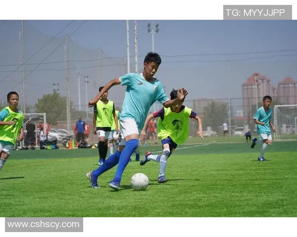 足球明星化身大巴司机带你领略不一样的赛场风采与激情之旅